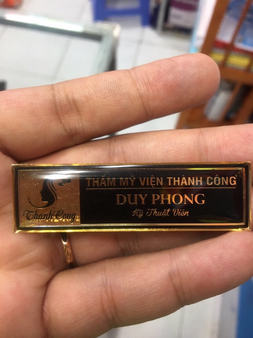 Bảng tên ăn mòn xi vàng 2